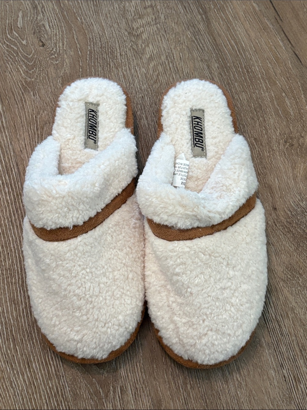 Khombu Cream Sherpa Slip-On Slippers with Brown Trim